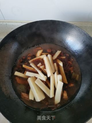 冬笋焖五花肉的做法步骤：9