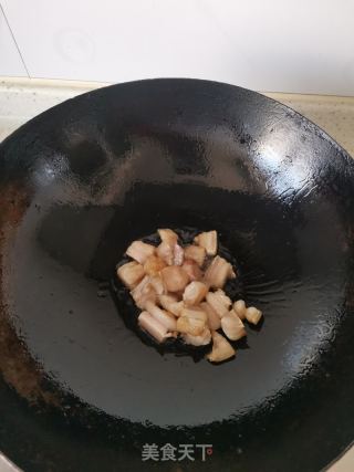 冬笋焖五花肉的做法步骤：4