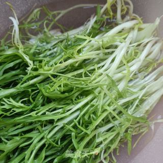 苦菊拌皮蛋的做法步骤：1