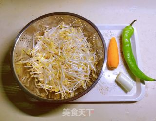 酸辣爽脆豆芽菜的做法步骤：1