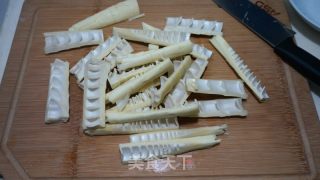 五花肉烧春笋的做法步骤：3