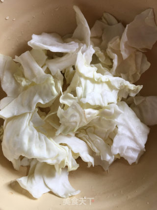 卷心菜焖塌豆腐的做法步骤：3