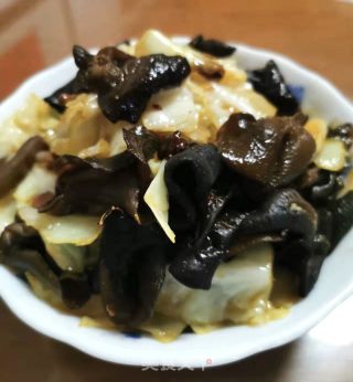 卷心菜炒黑木耳的做法步骤：7
