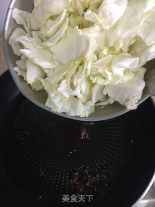卷心菜炒黑木耳的做法步骤：4