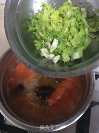 西红柿肉丸汤的做法步骤：8