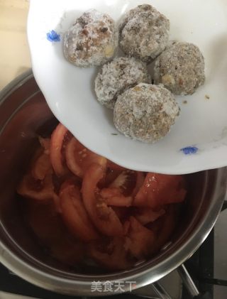 西红柿肉丸汤的做法步骤：6