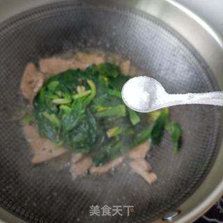 菠菜炒猪肝的做法步骤：13