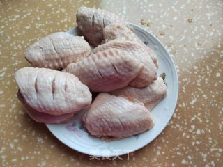 干锅花菜鸡翅的做法步骤：1