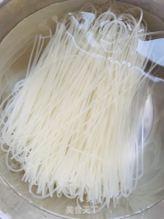 湖南杀猪粉的做法步骤：1