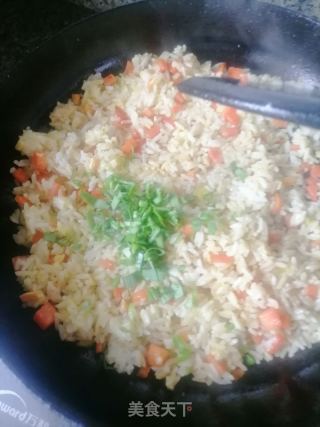 蛋炒饭的做法步骤：4