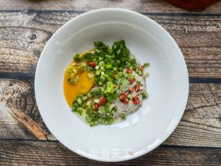 燕麦葱花黑全麦鸡蛋煎饼的做法步骤：3