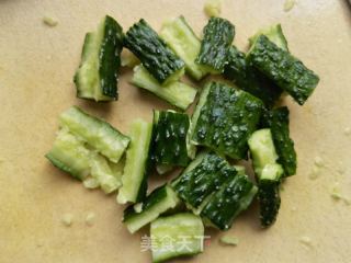 黄瓜洋葱拌鸡蛋的做法步骤：1
