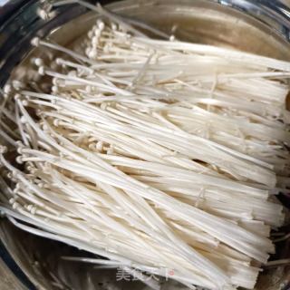 葱油金针菇的做法步骤：1