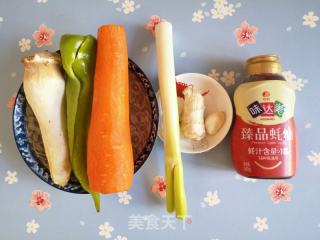 胡萝卜炒杏鲍菇的做法步骤：1