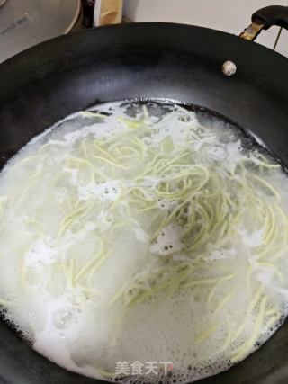 番茄肉绍盖浇面的做法步骤：3