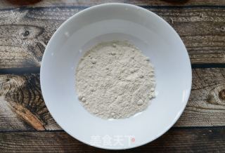 燕麦茼蒿荞麦鸡蛋煎饼的做法步骤：2