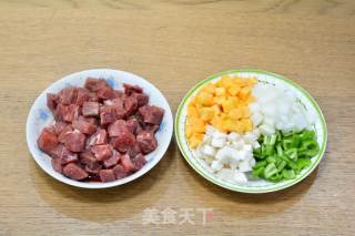 黑椒牛肉粒的做法步骤：2