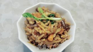 春饼（胡萝卜香菇肉丝馅）的做法步骤：4
