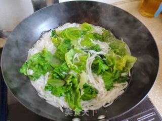 生菜排骨面的做法步骤：5
