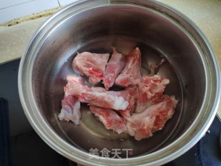 生菜排骨面的做法步骤：1