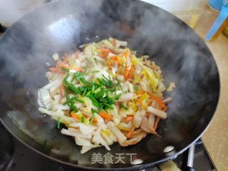 胡萝卜包菜肉丝炒年糕的做法步骤：8