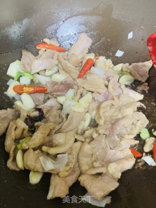 蘑菇炒肉片的做法步骤：5