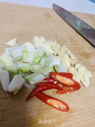 蘑菇炒肉片的做法步骤：3