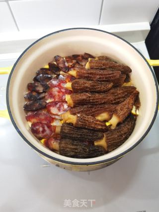 羊肚菌煲仔饭的做法步骤：2
