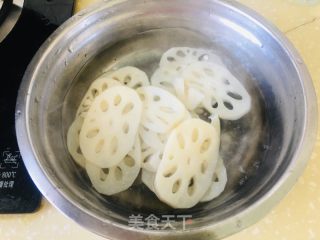 糖醋藕片的做法步骤：5