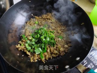 蒜苗炒雪菜的做法步骤：4