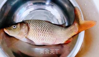 #酸甜美食#糖醋蝴蝶鱼尾的做法步骤：2