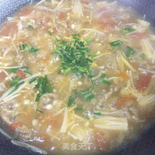 番茄金针菇肉片汤的做法步骤：11