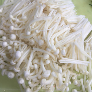 番茄金针菇肉片汤的做法步骤：5