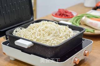 牛肉豇豆焖面的做法步骤：2