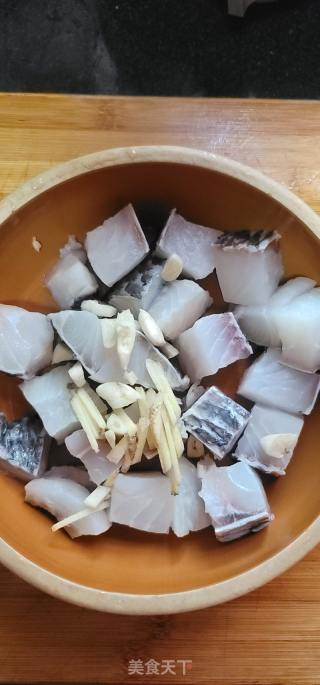 酸甜鱼块的做法步骤：2