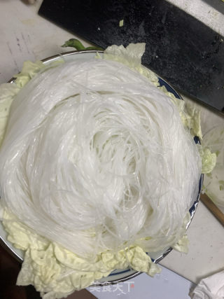 蒜蓉粉丝扇贝肉的做法步骤：1