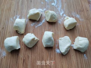 包菜鲜肉包的做法步骤：8