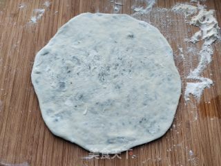雪菜鲜肉鸡蛋麦饼的做法步骤：11