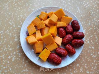 南瓜雪梨银耳羹的做法步骤：2