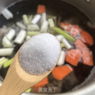 莲藕排骨汤的做法步骤：7