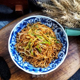 青椒豆芽炒细面的做法步骤：12