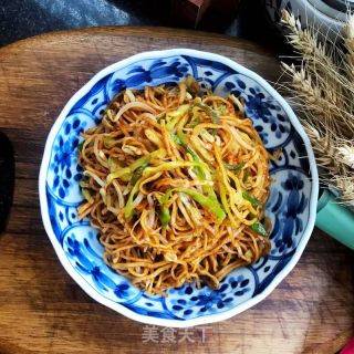 青椒豆芽炒细面的做法步骤：11