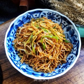 青椒豆芽炒细面的做法步骤：10