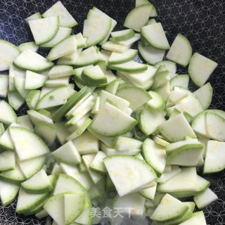 蒜蓉辣酱炒葫芦的做法步骤：5