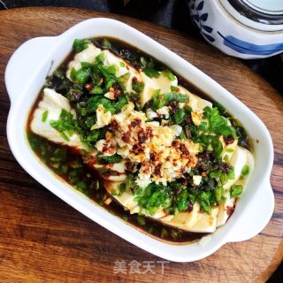内脂豆腐拌皮蛋的做法步骤：7