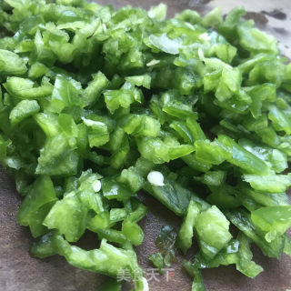 内脂豆腐拌皮蛋的做法步骤：3