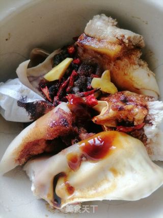 卤猪耳的做法步骤：2