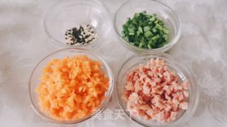 火腿肉蛋炒饭的做法步骤：3
