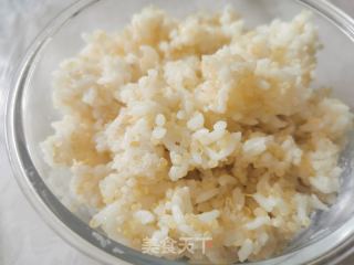 火腿肉蛋炒饭的做法步骤：1