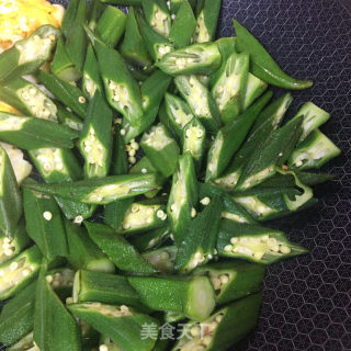 鸡蛋炒秋葵的做法步骤：6
